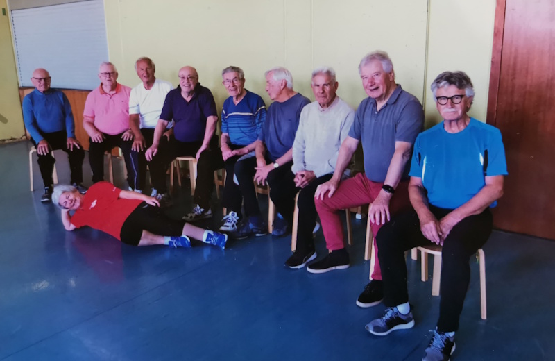 Männergruppe Locker vom Hocker