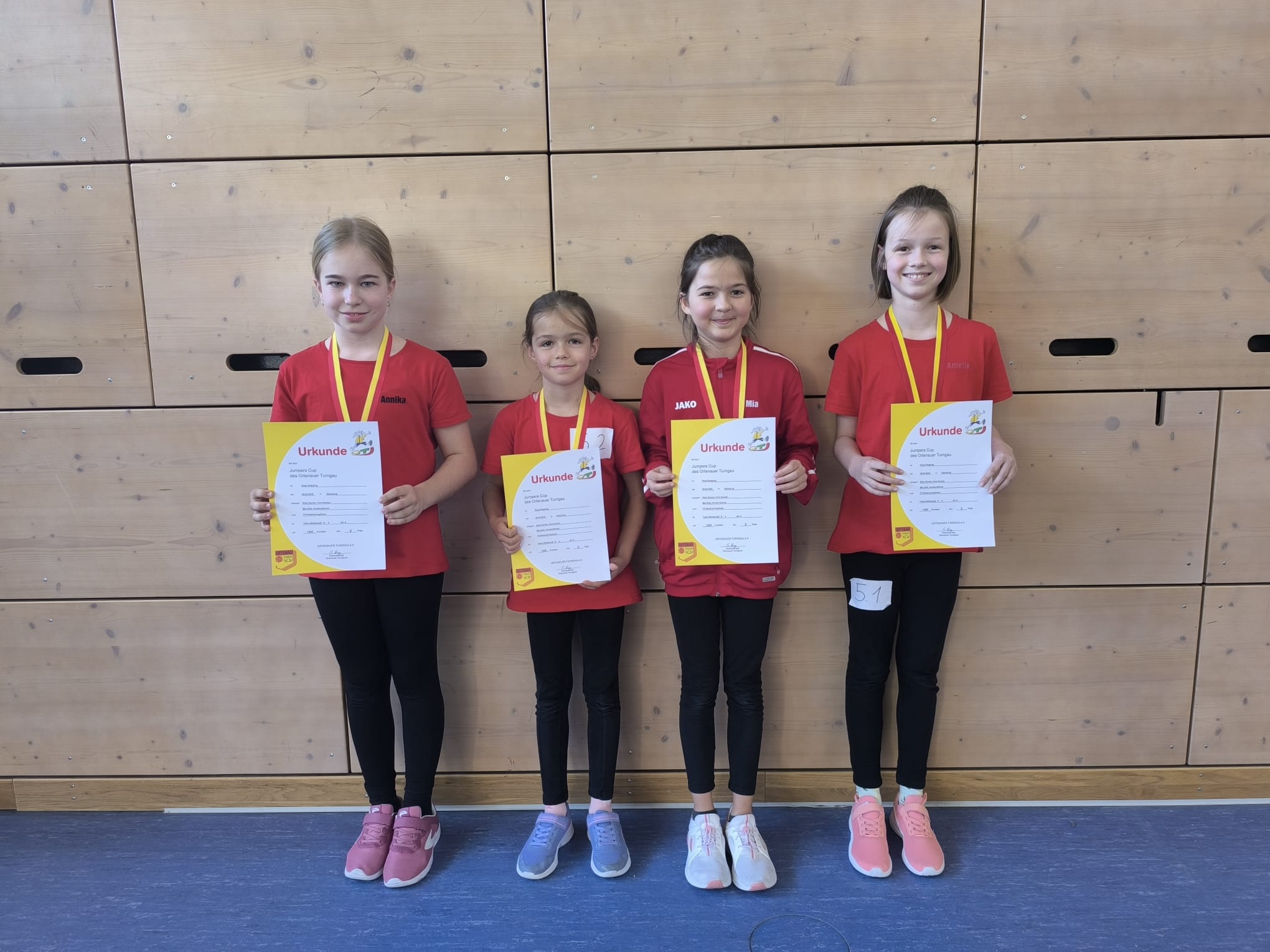 Die Teilnehmer am Jumpers-Cup